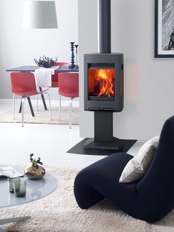 Estufa Jotul F167 pequeña y minimalista con un alto rendimiento