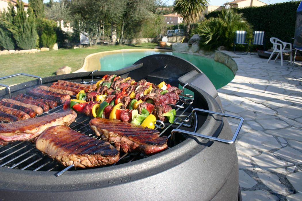 Una barbacoa con el Horno Invicta Le Goustaou